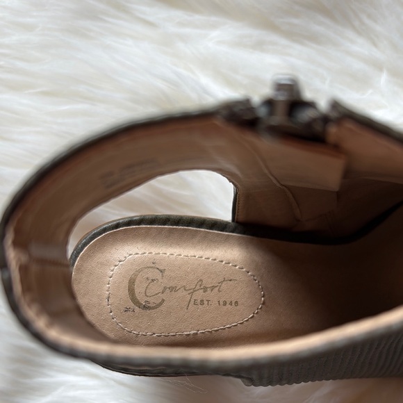 Cato Green Lace Up Booties with Block Heel - Picture 9 of 9